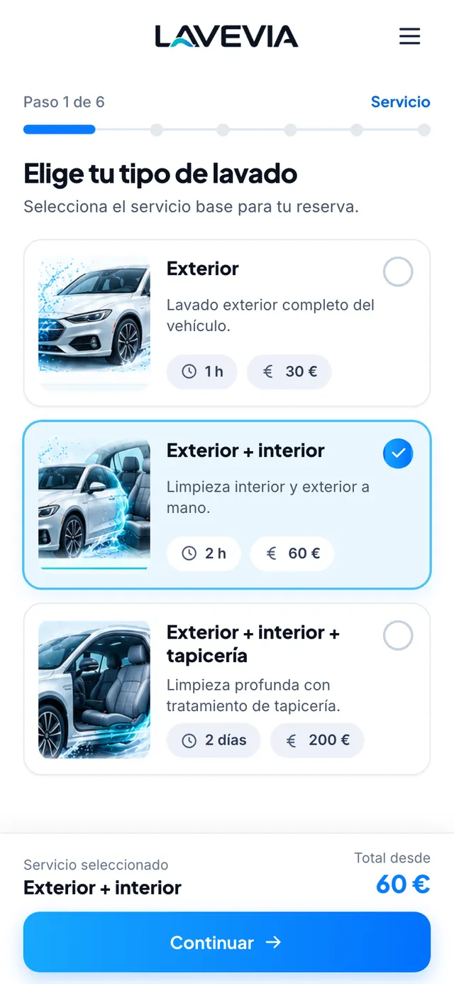 Pantalla de Lavevia en un móvil: el cliente elige su tipo de lavado, con precio y duración de cada servicio.