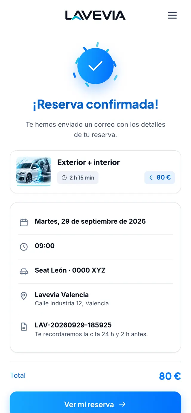 Pantalla de Lavevia: reserva confirmada con fecha, hora, vehículo, centro y código de reserva.